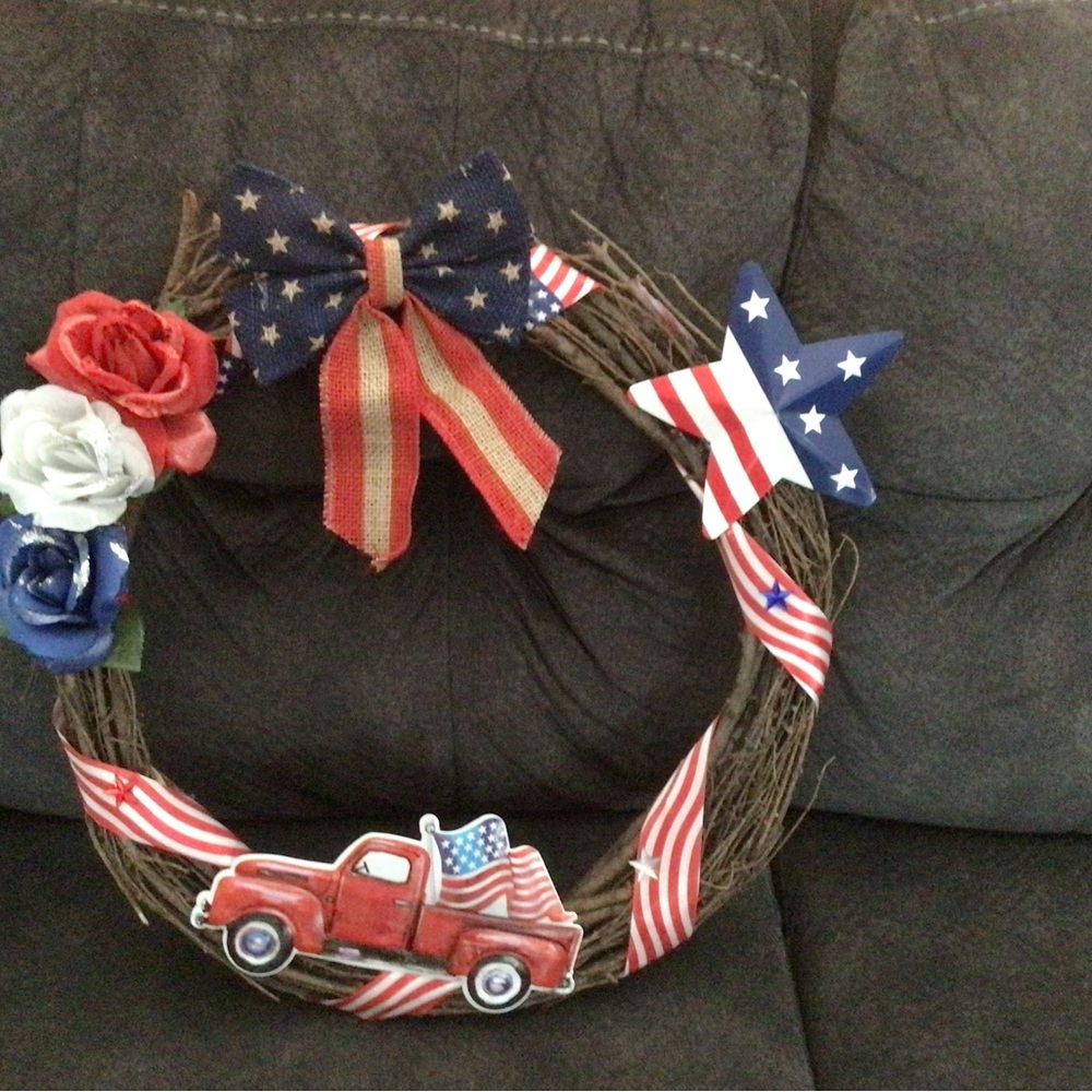 Patriotic Wreath with Red Truck and Stars